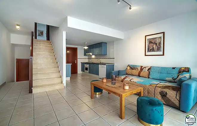 Casa al centre de la ciutat amb piscina comunitària