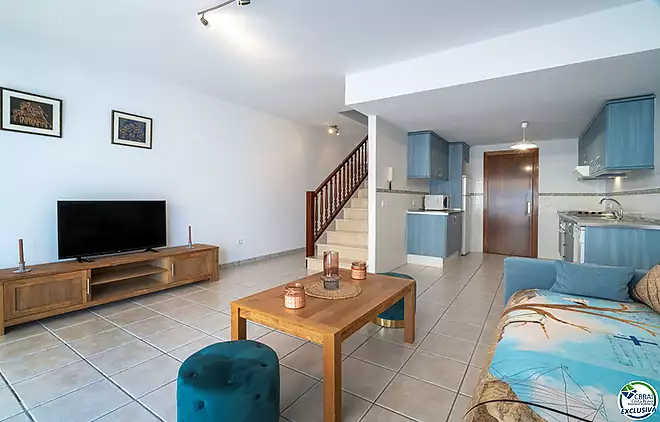 Casa al centre de la ciutat amb piscina comunitària