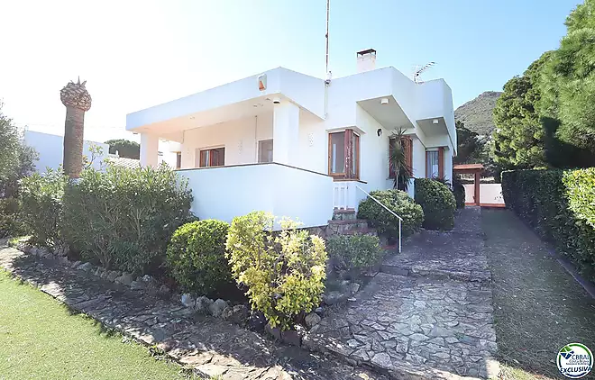 Casa amb vistes al mar a Cap de Vol – Exclusivitat i encant a El Port de la Selva